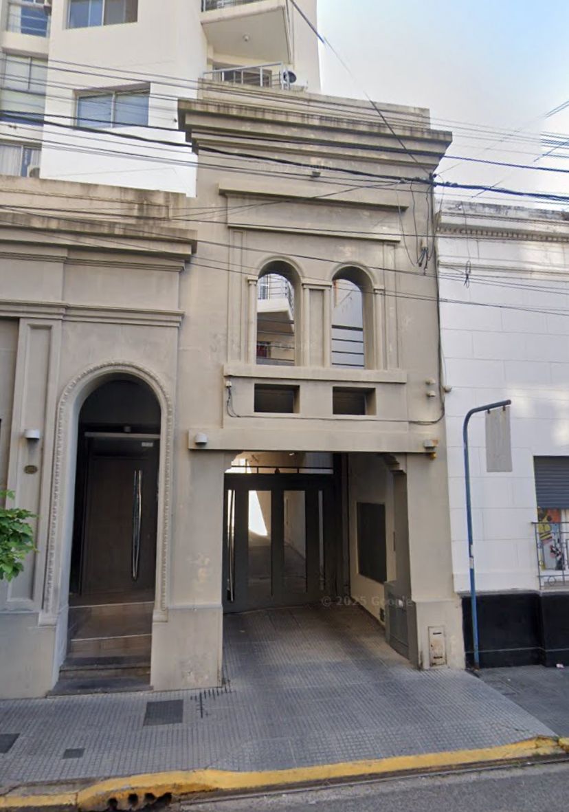 25 DE MAYO 1800 - COCHERA